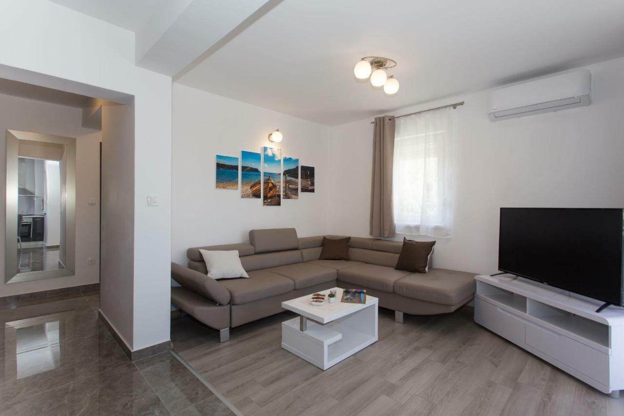 Villa Honey Seget Vranjica Exterior foto